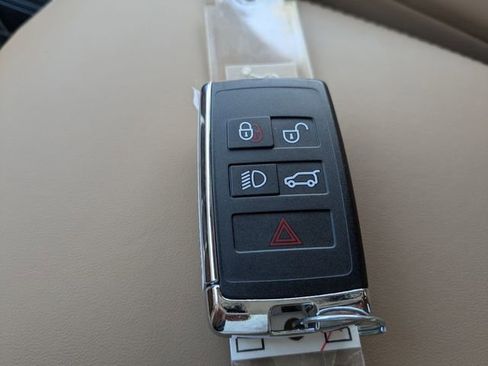 New 2026 Land Rover Range Rover SE image 29