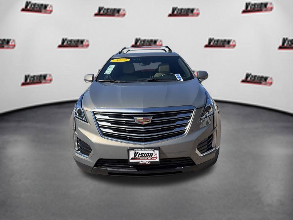 Used 2019 Cadillac XT5 Luxury AWD/4WD image 2