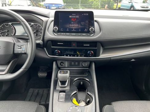 Used 2025 Nissan Rogue SV AWD/4WD image 19