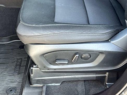 Certified 2022 Ford Explorer XLT w/ Class IV Trailer Tow Package AWD/4WD image 21