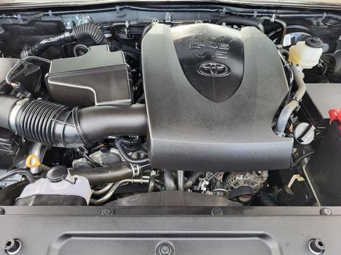 Used 2023 Toyota Tacoma SR5 w/ Technology Package image 11