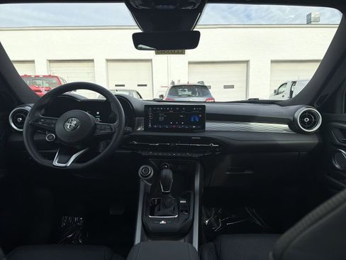 Used 2024 Alfa Romeo Tonale Ti image 18