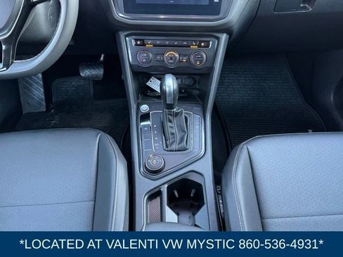 Used 2021 Volkswagen Tiguan SE w/ Panoramic Sunroof Package AWD/4WD image 16