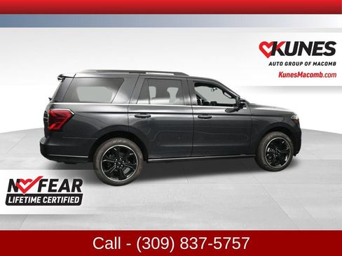 Used 2023 Ford Expedition Limited image 2