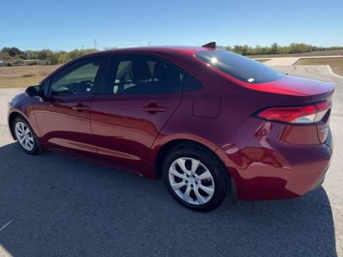 Used 2025 Toyota Corolla LE image 6