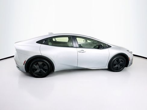 Used 2025 Toyota Prius LE image 10