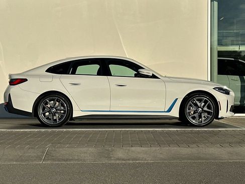 Used 2023 BMW i4 eDrive35 image 2