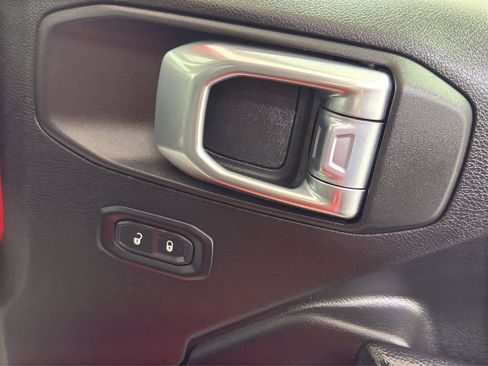 Used 2022 Jeep Wrangler Unlimited Sport image 17