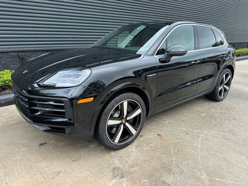 Used 2026 Porsche Cayenne E-Hybrid AWD/4WD image 7