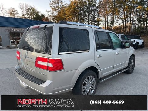 Used 2007 Lincoln Navigator 2WD image 3