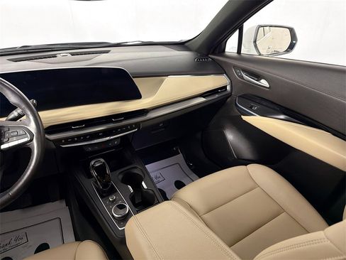 Used 2024 Cadillac XT4 Luxury image 23