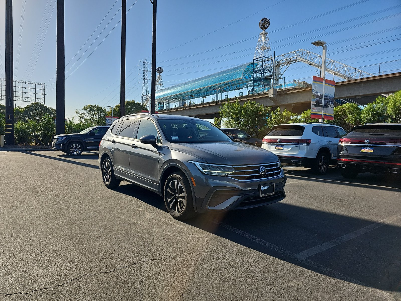 Used 2023 Volkswagen Tiguan S w/ Driver Assistance Package FWD image 3