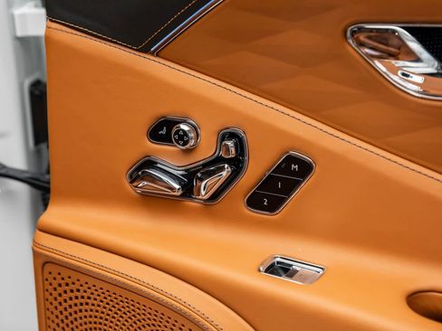 Used 2023 Bentley Flying Spur W12 image 49