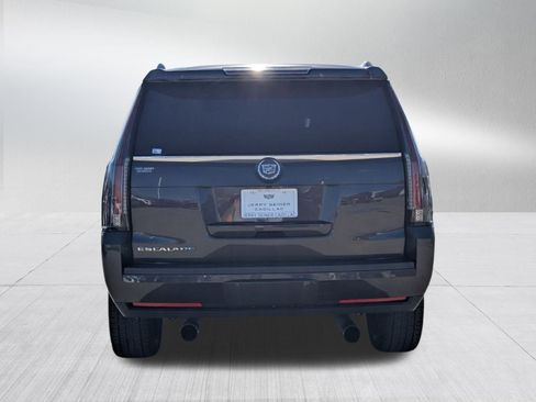 Used 2015 Cadillac Escalade Premium image 4