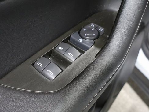 Used 2025 Chevrolet Blazer LT image 13