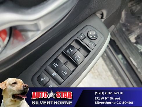 Used 2018 Jeep Cherokee Trailhawk w/ Cold Weather Group image 11