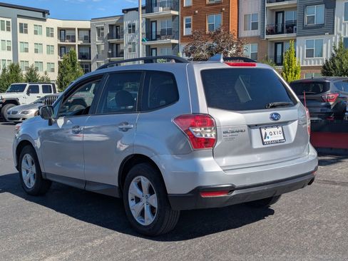Used 2016 Subaru Forester 2.5i Premium w/ All-Weather Package AWD/4WD image 7