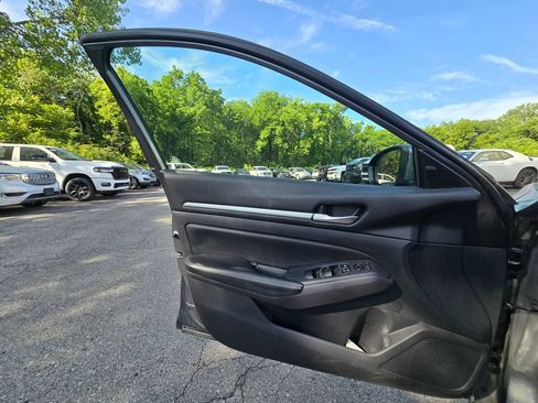 Used 2022 Nissan Altima 2.5 SV FWD image 19