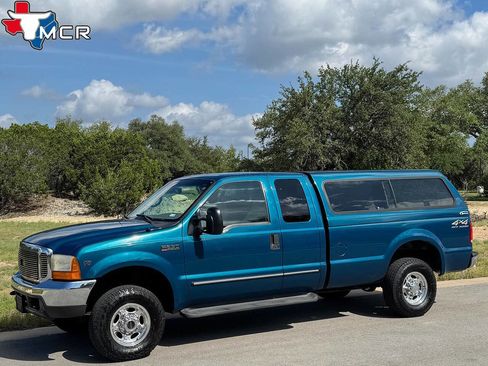 Used 2000 Ford F250 Lariat image 25