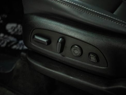 Used 2024 Buick Enclave Premium image 16