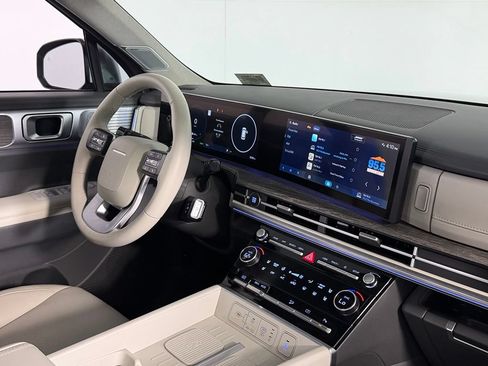 Used 2025 Hyundai Santa Fe Limited FWD image 35