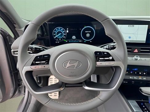 New 2025 Hyundai Elantra SEL image 12
