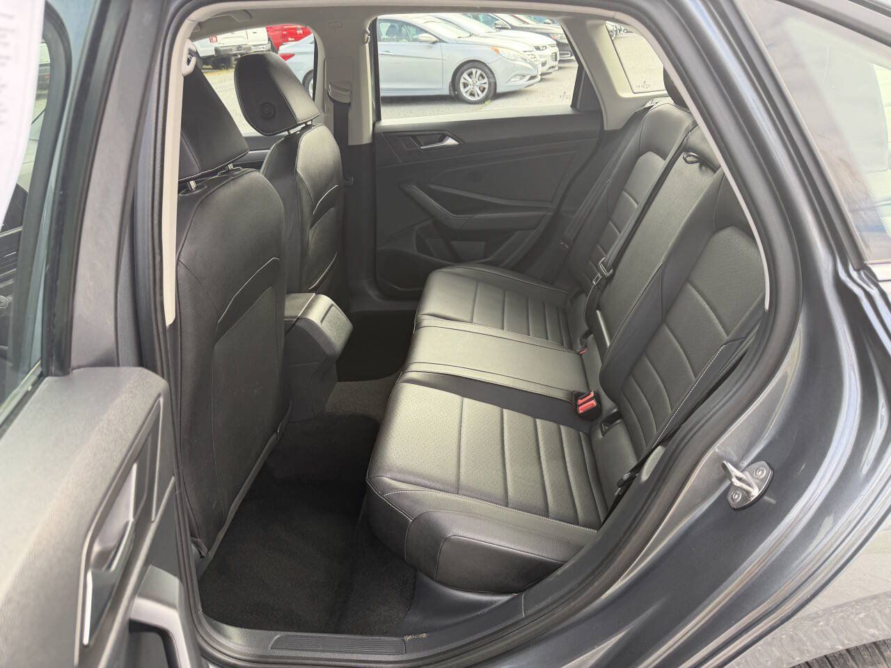 Used 2024 Volkswagen Jetta SE FWD image 12