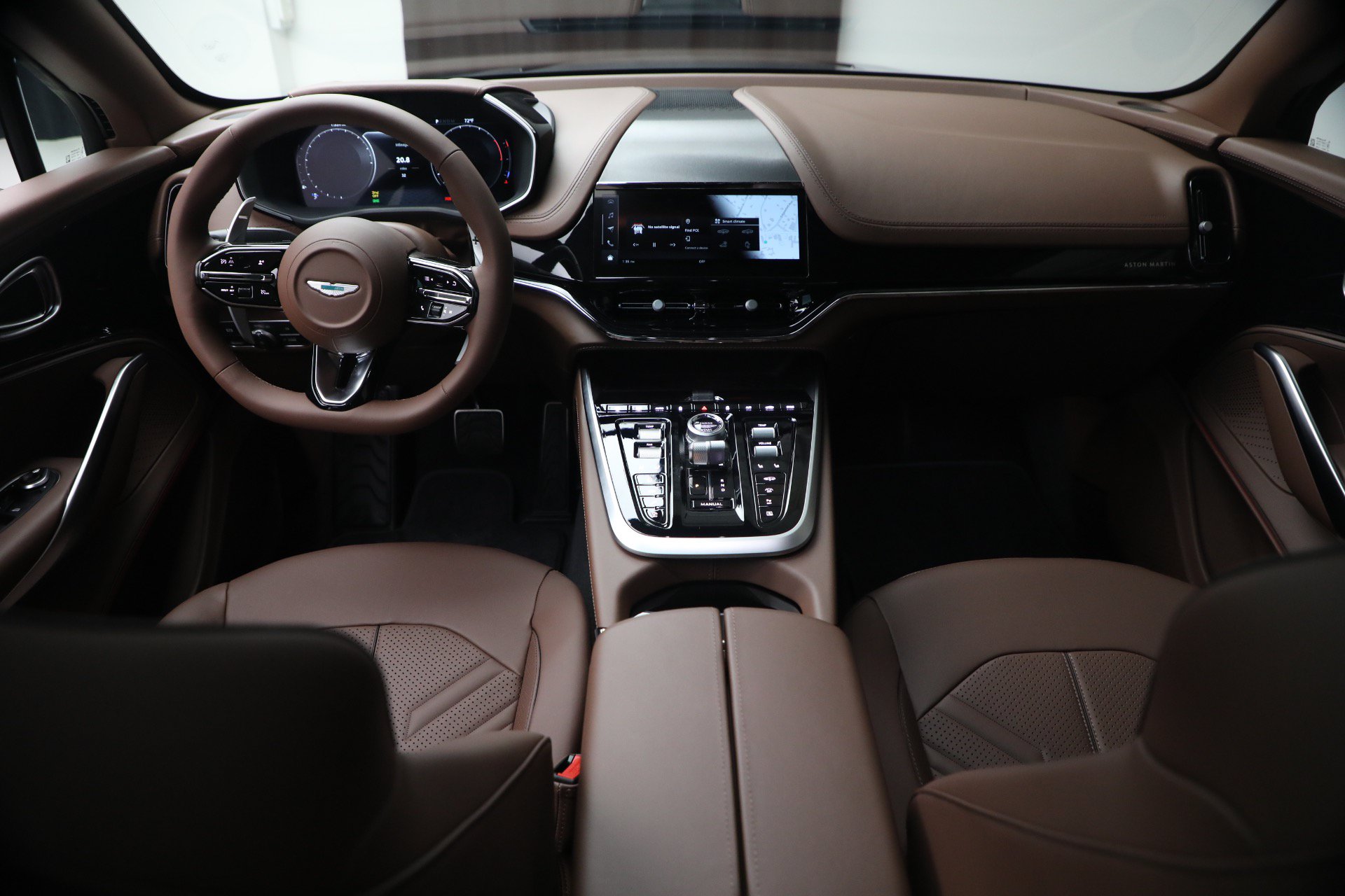 Used 2026 Aston Martin DBX 707 AWD/4WD image 31