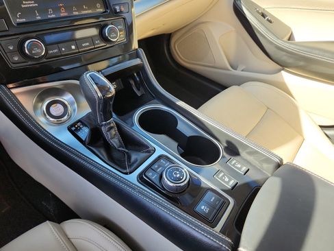 Used 2020 Nissan Maxima 3.5 SL w/ Floor Mat Group image 17