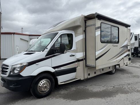 Used 2014 Mercedes-Benz Sprinter 3500 image 10