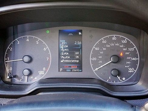 Used 2025 Toyota Corolla LE image 30