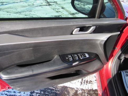 Used 2023 Kia K5 GT-Line image 12