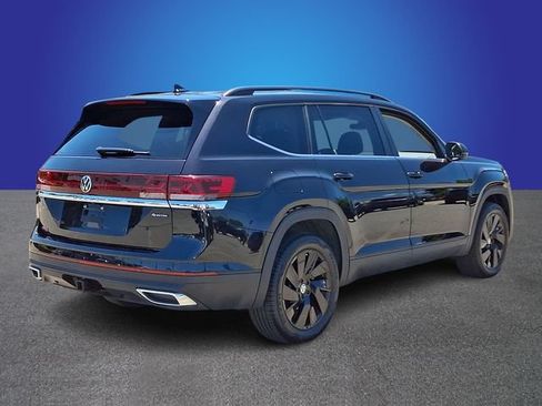 Used 2025 Volkswagen Atlas SE AWD/4WD image 4