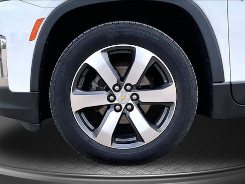Used 2023 Chevrolet Traverse LT w/ LT Premium Package AWD/4WD image 10
