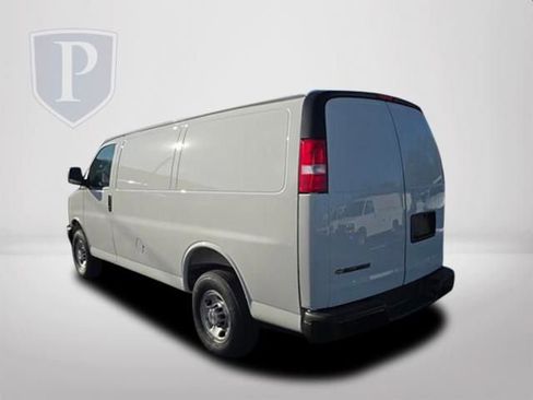 New 2026 Chevrolet Express 2500 w/ Driver Convenience Package RWD image 9