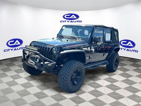 Used 2015 Jeep Wrangler Unlimited Rubicon AWD/4WD image 10