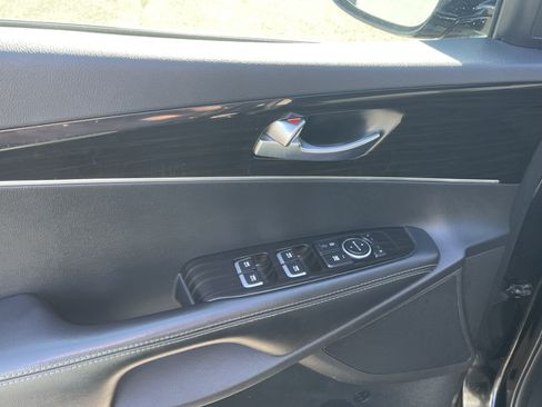 Used 2020 Kia Sorento S FWD image 17