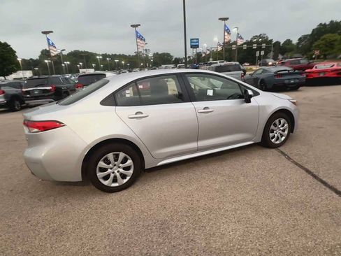 Used 2024 Toyota Corolla LE FWD image 8