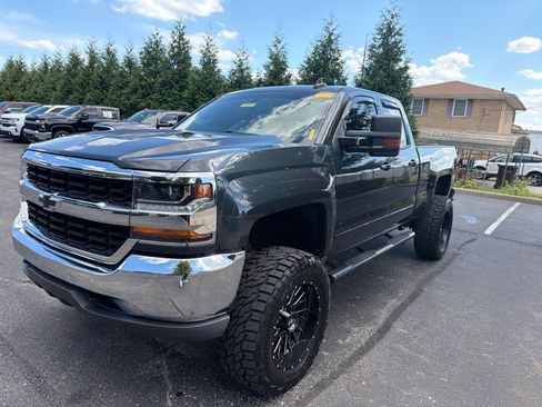 Used 2019 Chevrolet Silverado 1500 LT AWD/4WD image 9