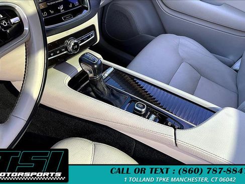 Used 2018 Volvo XC90 T6 Momentum w/ Momentum Plus Package image 15