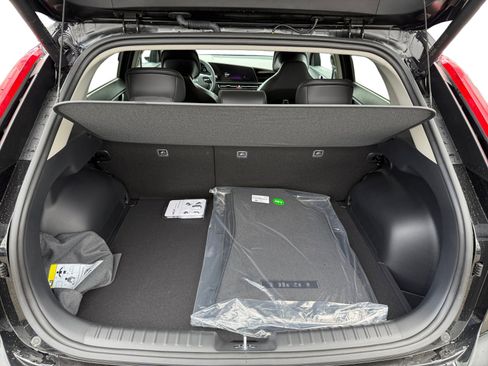 New 2025 Kia Niro SX Touring image 17