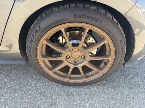 Used 2019 Volkswagen Golf R 4-Door AWD/4WD image 7