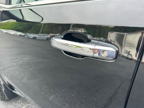 Used 2023 Chevrolet Silverado 1500 LTZ image 13