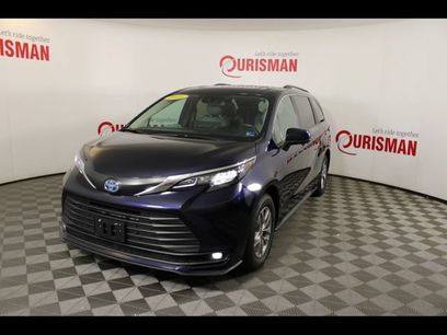 Used 2025 Toyota Sienna XLE