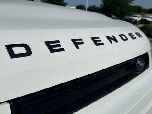 Used 2024 Land Rover Defender 130 X-Dynamic SE AWD/4WD image 9