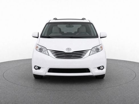 Used 2014 Toyota Sienna XLE FWD image 5
