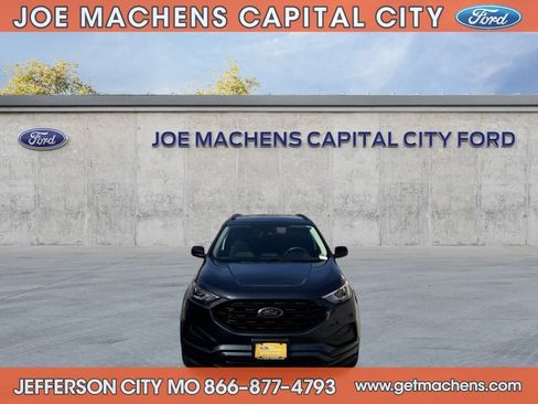 Certified 2022 Ford Edge SE w/ Black Appearance Package image 8