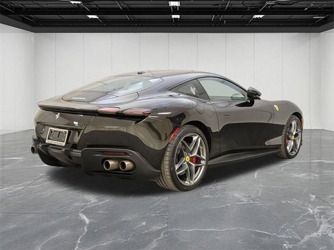 Used 2024 Ferrari Roma image 8