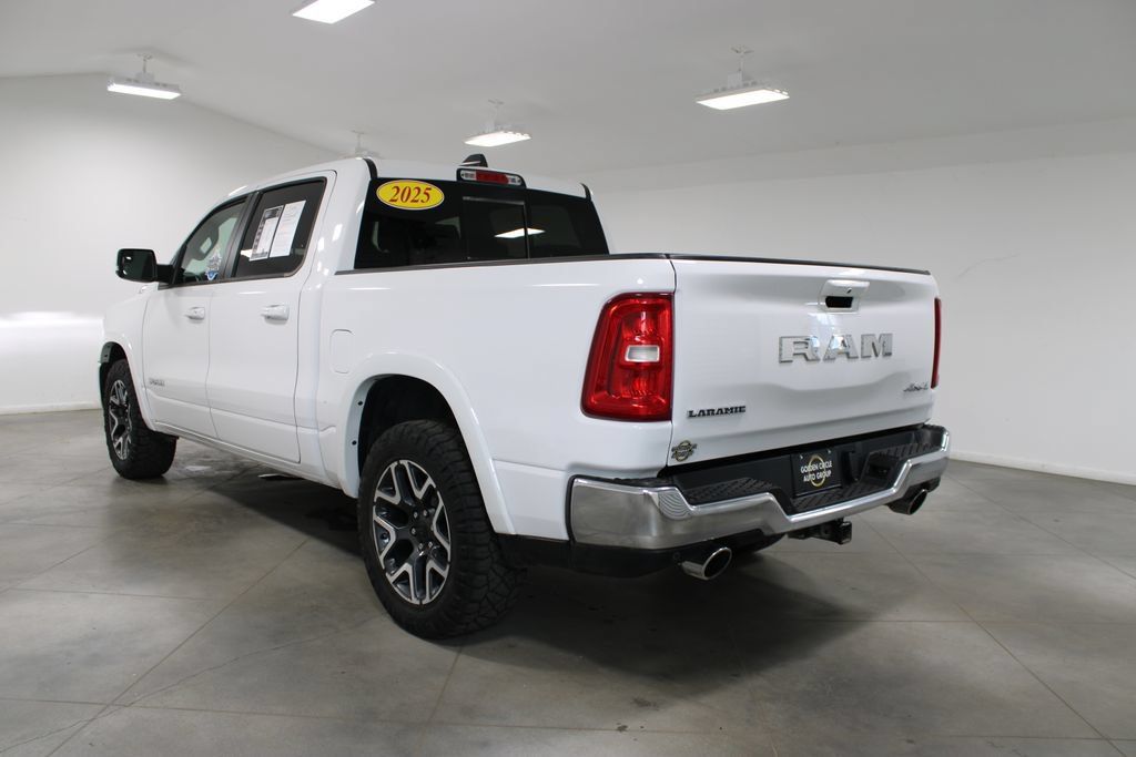 Used 2025 RAM 1500 Laramie AWD/4WD image 7