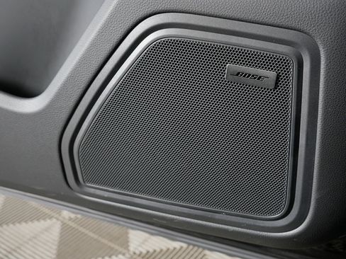 New 2026 Porsche Macan Turbo image 16